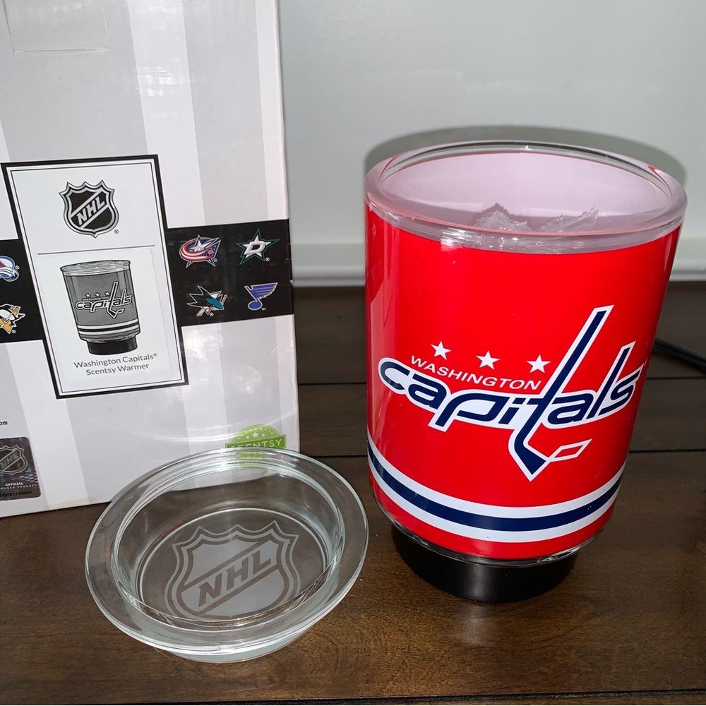 RARE Washington Capitals NHL Scentsy Warmer Night Light Lamp Hockey Decor Heater